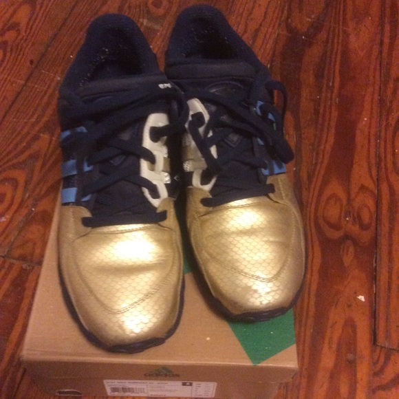 Ronnie Fieg x Adidas NYC's Bravest EQT 93 support - Picture 5 of 8